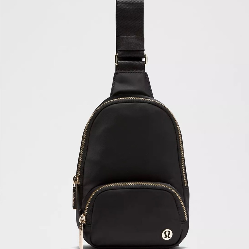 lululemon Everywhere Sling Bag Small 2L